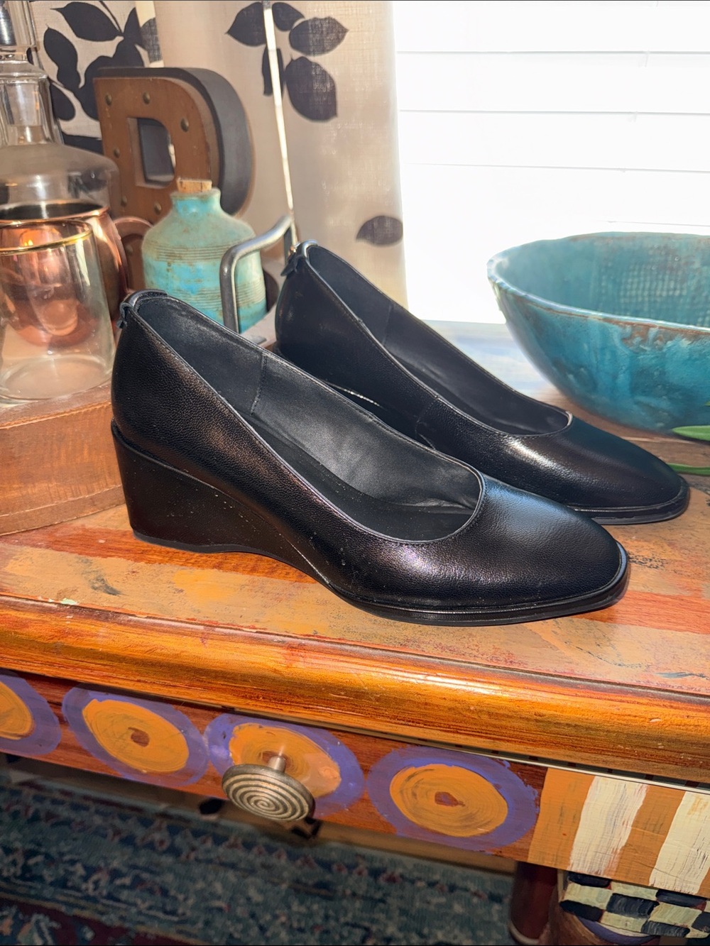 AEROSOLES Black Leather Wedge Pumps